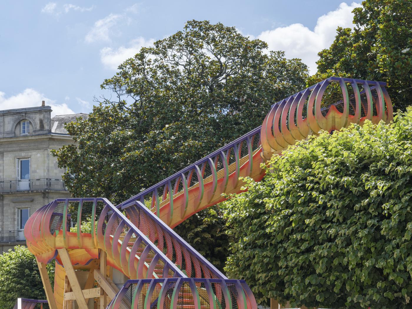 Barreau Charbonnet, "Le Sursaut des bois courbes", cours Cambronne, Le Voyage à Nantes 2024.