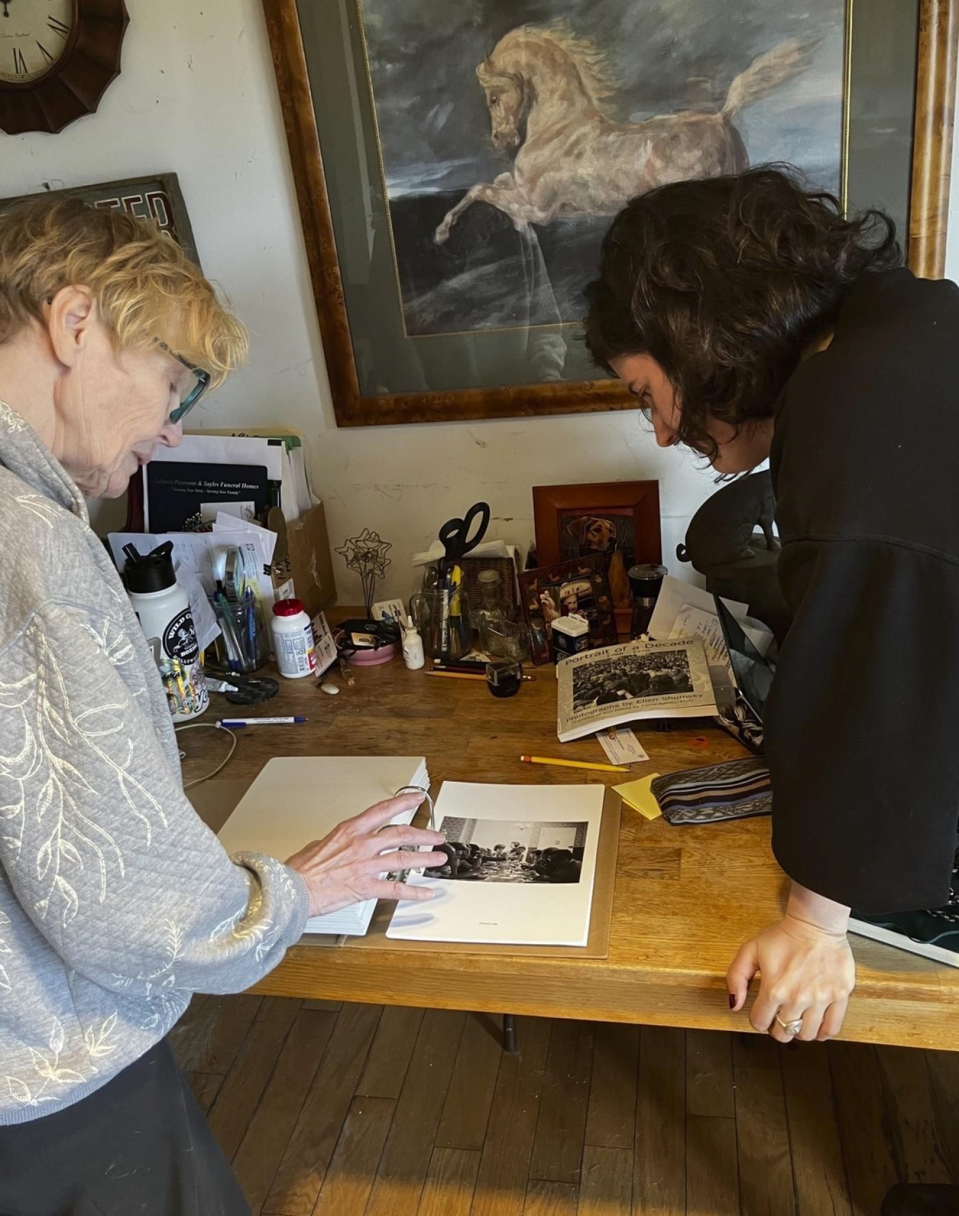 Donna Gottschalk et Hélène Giannecchini au travail, Victory, Vermont, avril 2024.