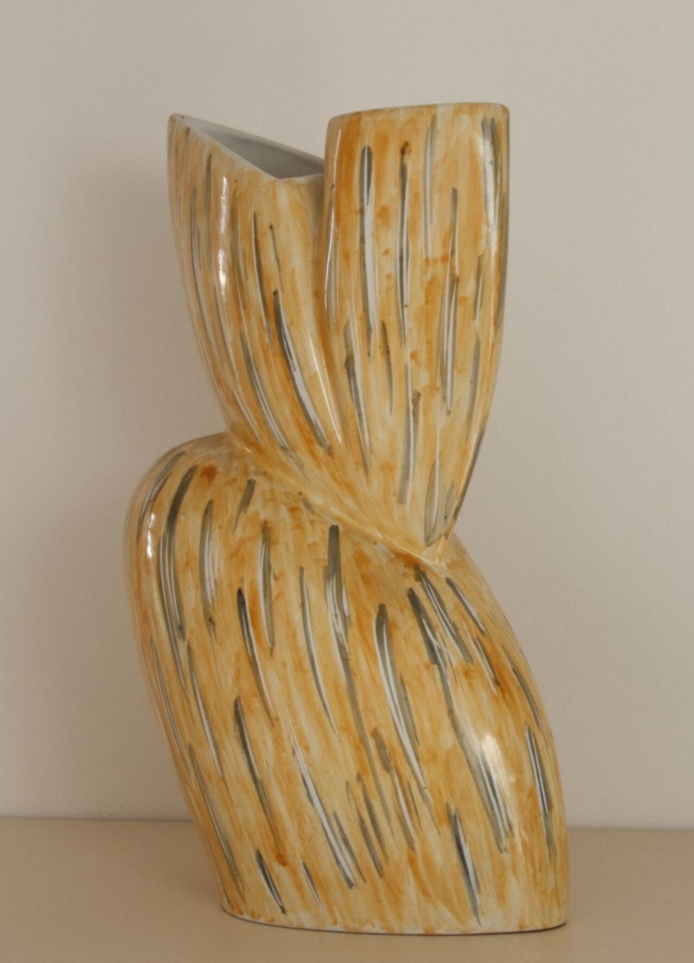 Marc Camille Chaimowicz, Vase Georgy (yellow), 1988-90, Faïence émaillée à l&amp;#039;étain, 38 x 23 cm. Vue de l’exposition de Marc Camille Chaimowicz à Inverleith House à Edinbourgh en 2010-2011.