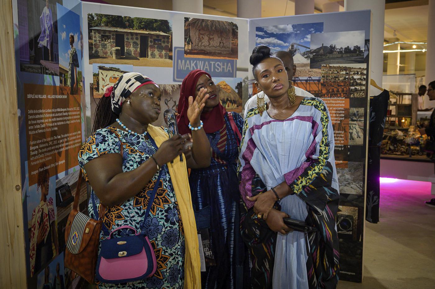 Le vernissage de l’exposition « Flux ramifiés. Esquisses de parenté » en mai 2024 au musée Théodore Monod de l’Institut fondamental d&amp;#039;Afrique noire (IFAN).