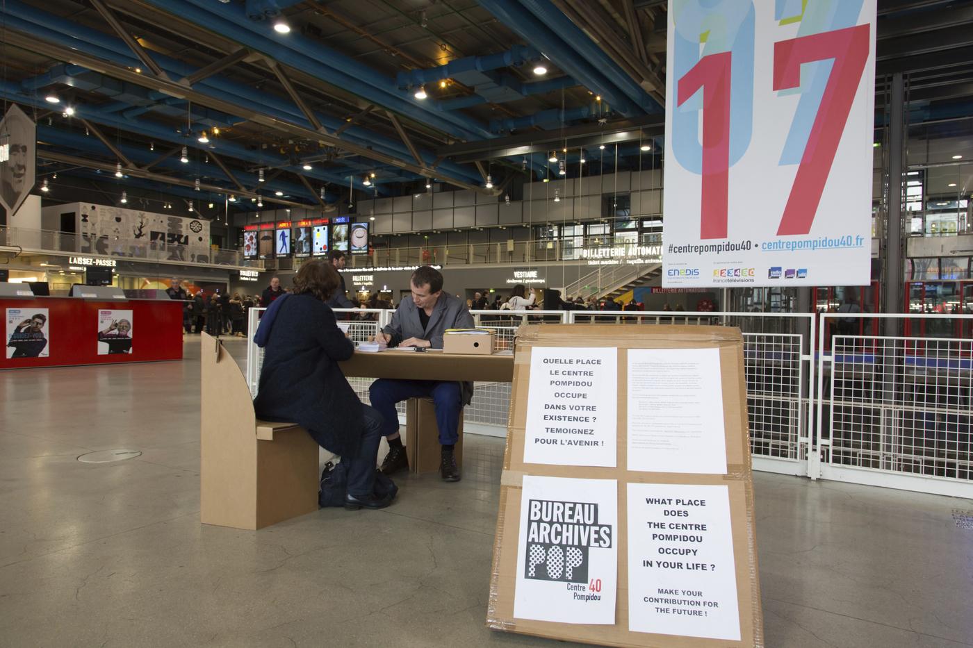 Le Bureau des archives populaires de Philippe Artières en 2017 au Centre Pompidou.