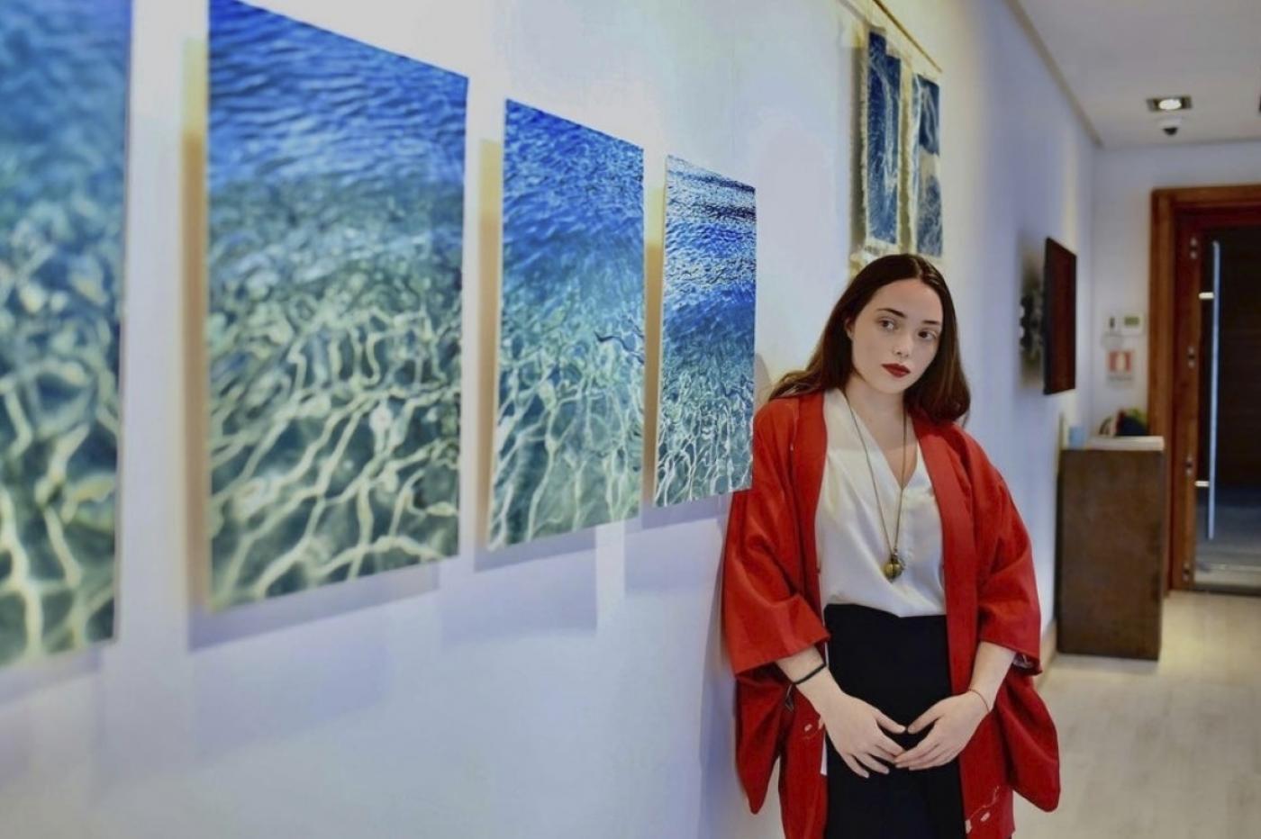 Trinidad Vildósola Espaliat dans son exposition « La forma de la agua II » à Punta Arenas.