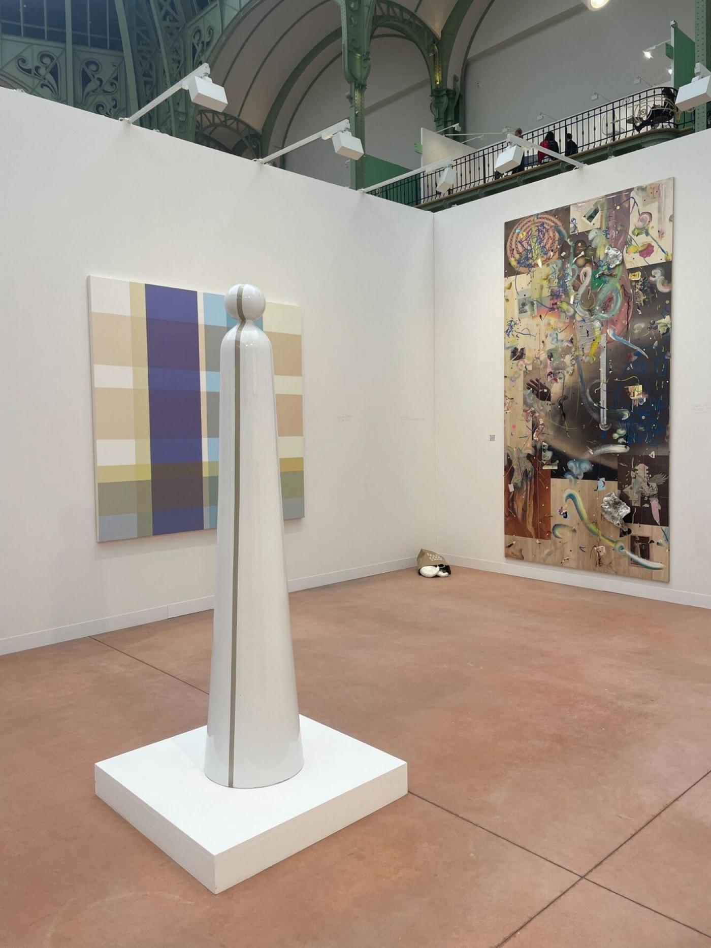 Stand de la galerie Air de Paris, Art Basel Paris 2024.