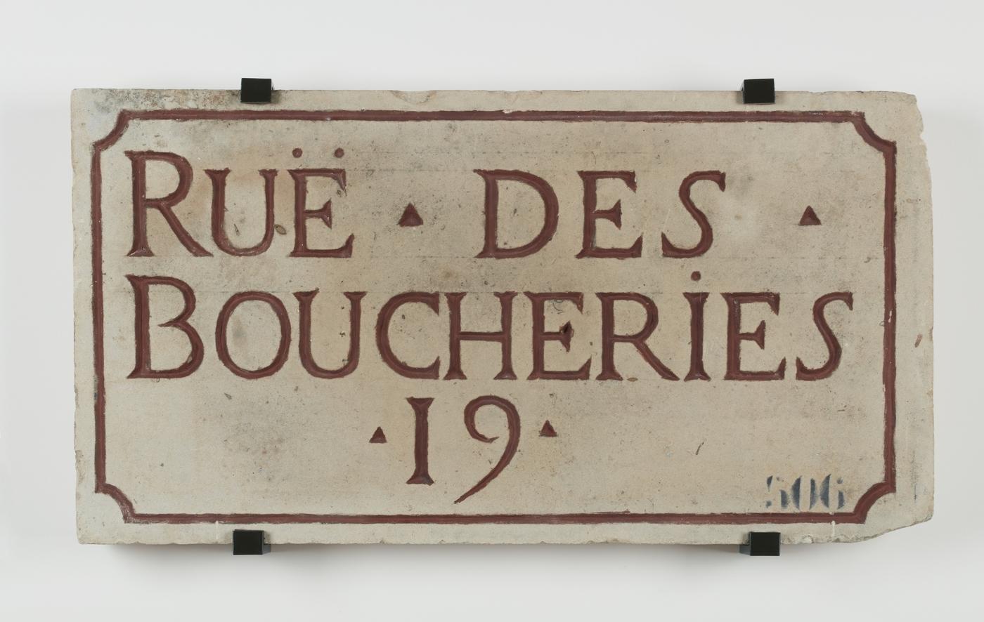 Anonyme, Ancienne plaque de la rue des Boucheries, 18ème siècle.