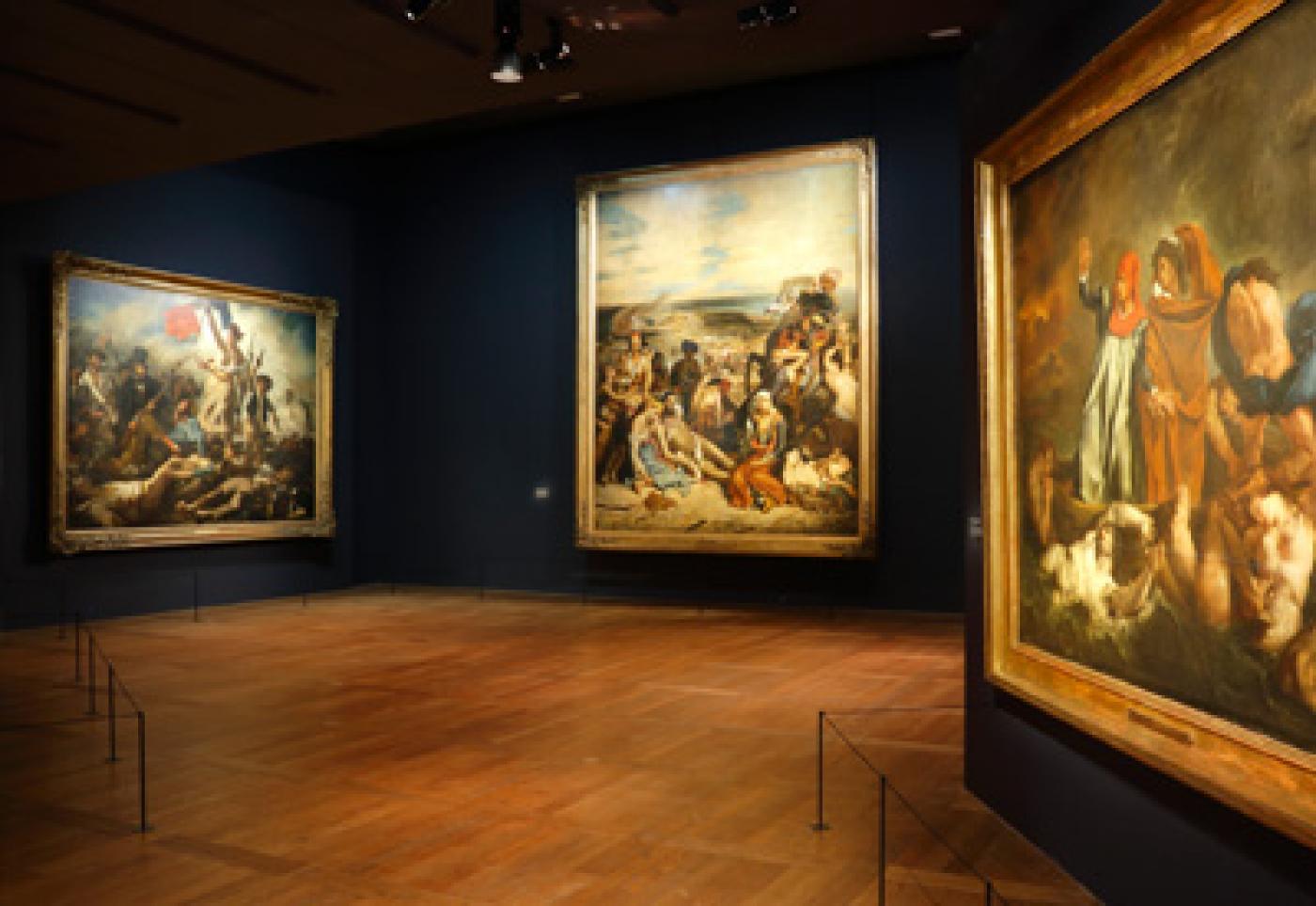 Comment les expositions itinérantes muent en voyageant