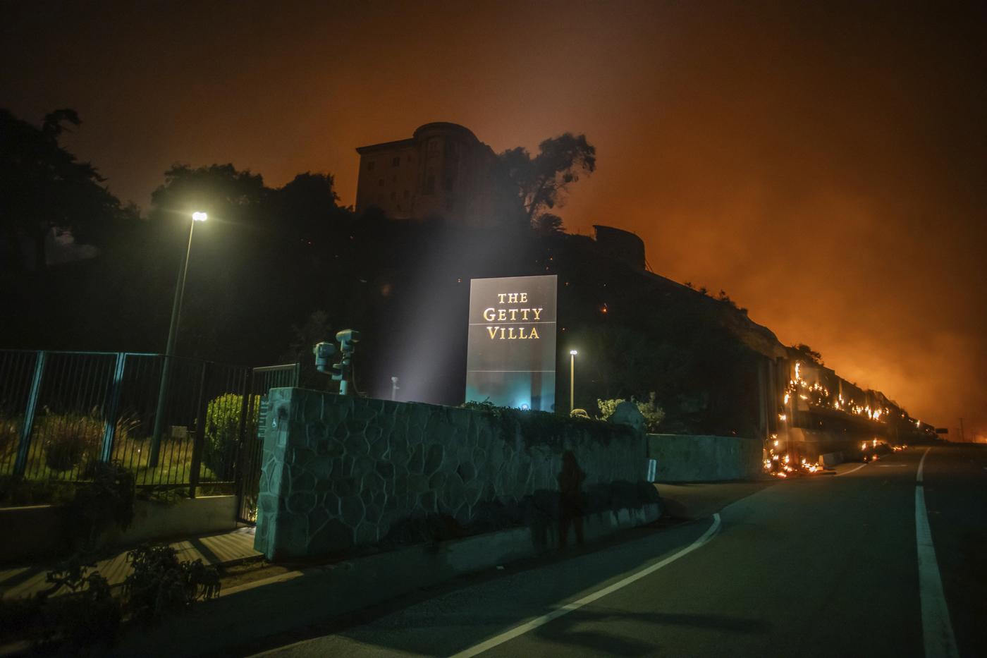 À Los Angeles, musées et galeries ferment en raison des incendies