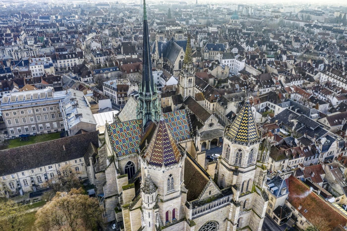 À Dijon, Rachida Dati prolonge l’effet « Notre-Dame »