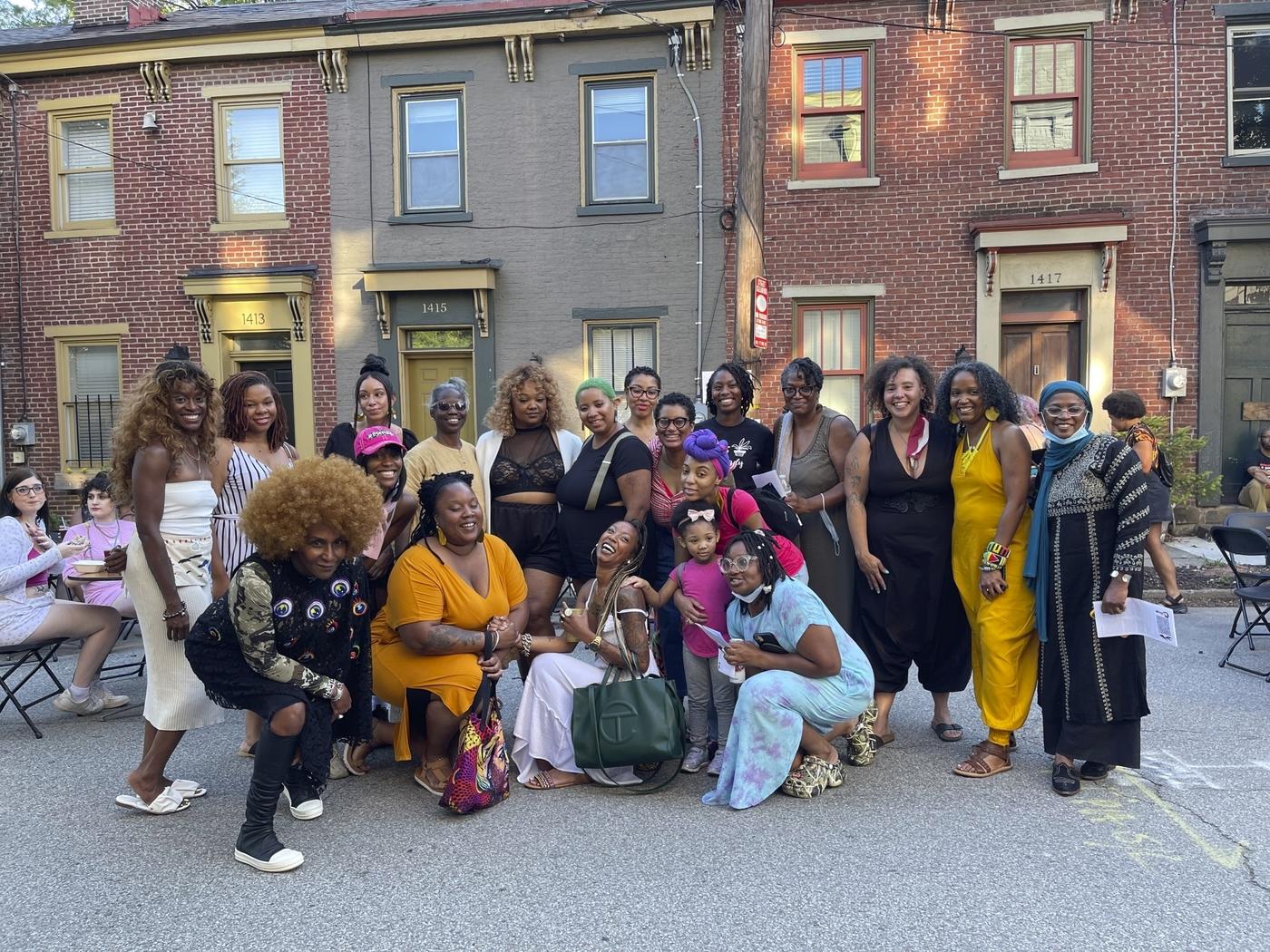 Naomi Chambers, Renée Cox, Mary Martin, LaKeisha Wolf, Alisha B. Wormsley, les artistes de l’exposition « SHRINE » à Monterey Annex à Pittsburg en 2022.