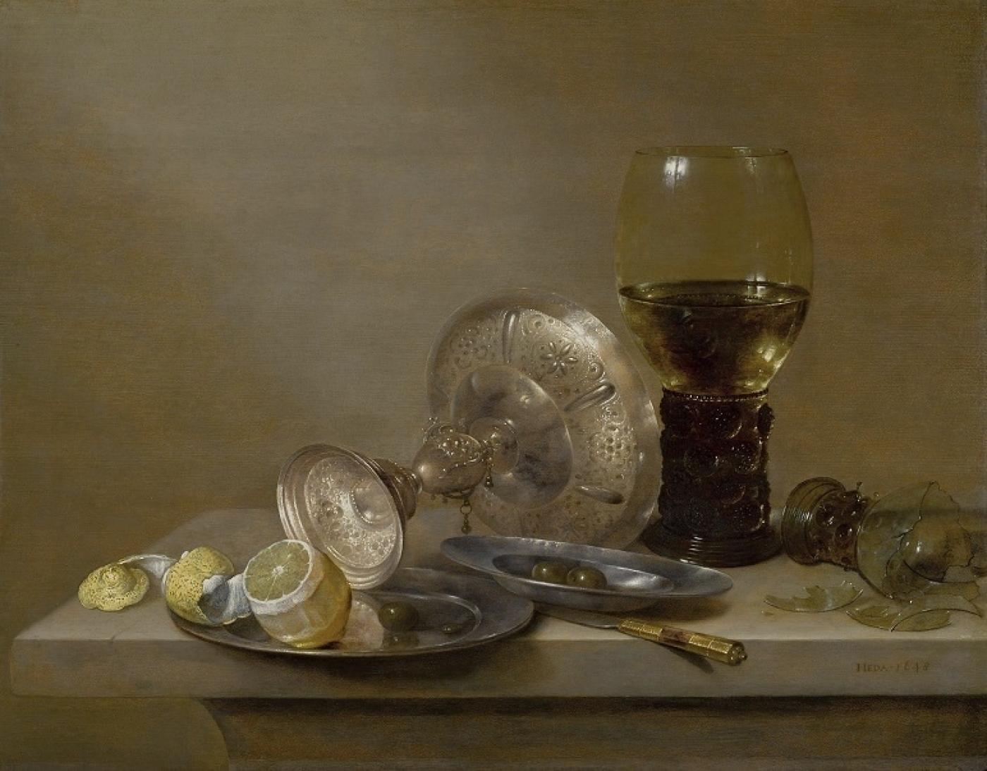 Willem Claesz. Heda, Vanité avec römer brisé tazza retourné et citron pelé sur une corniche, vers 1648 présenté sur le stand de la galerie Dickinson à la TEFAF à Maastricht en 2024.