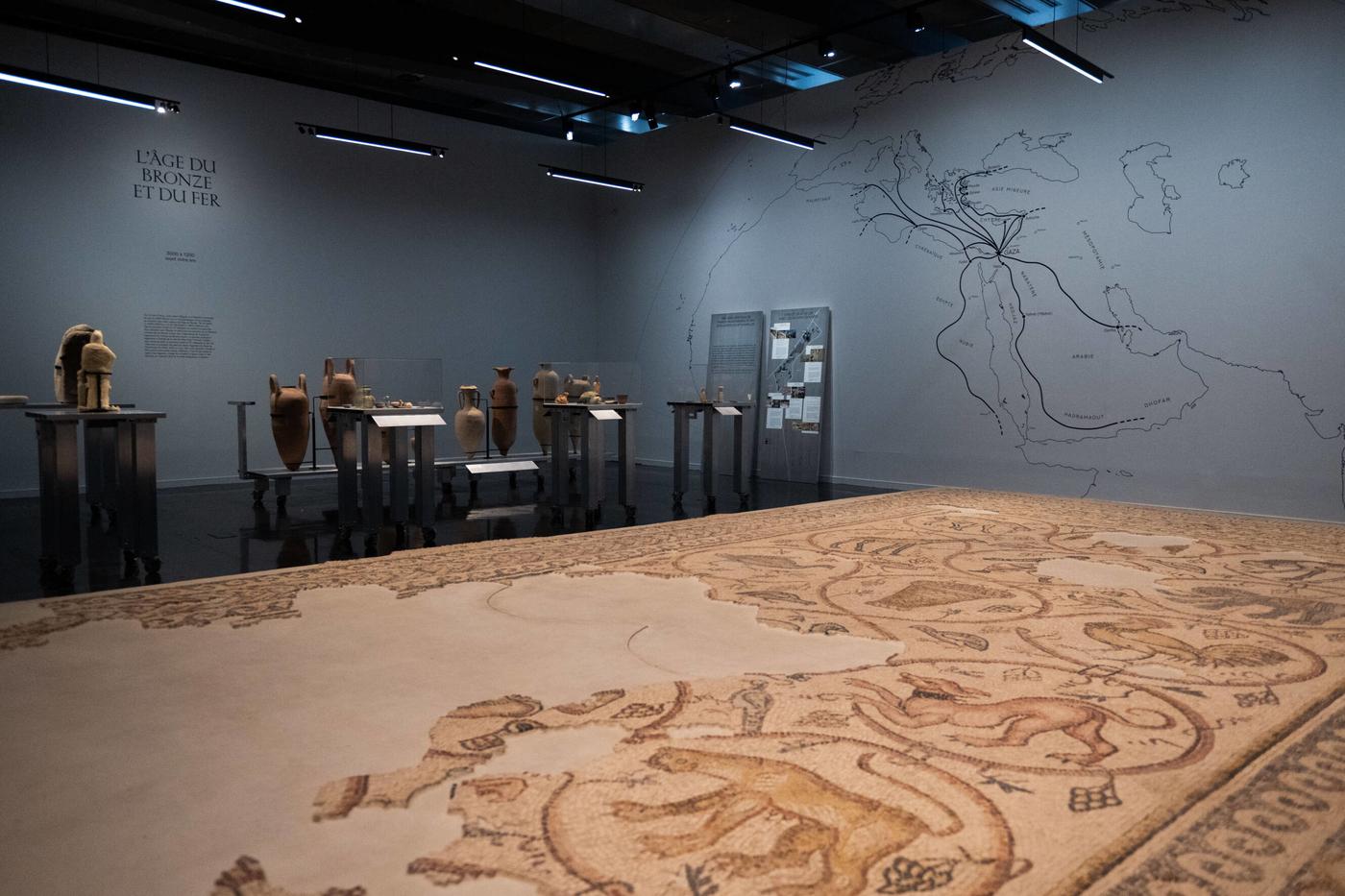 Des pièces archéologiques présentées à l’Institut du Monde Arabe lors de l’exposition « Trésors sauvés de Gaza - 5000 ans d'histoire » à Paris jusqu’au 2 novembre.