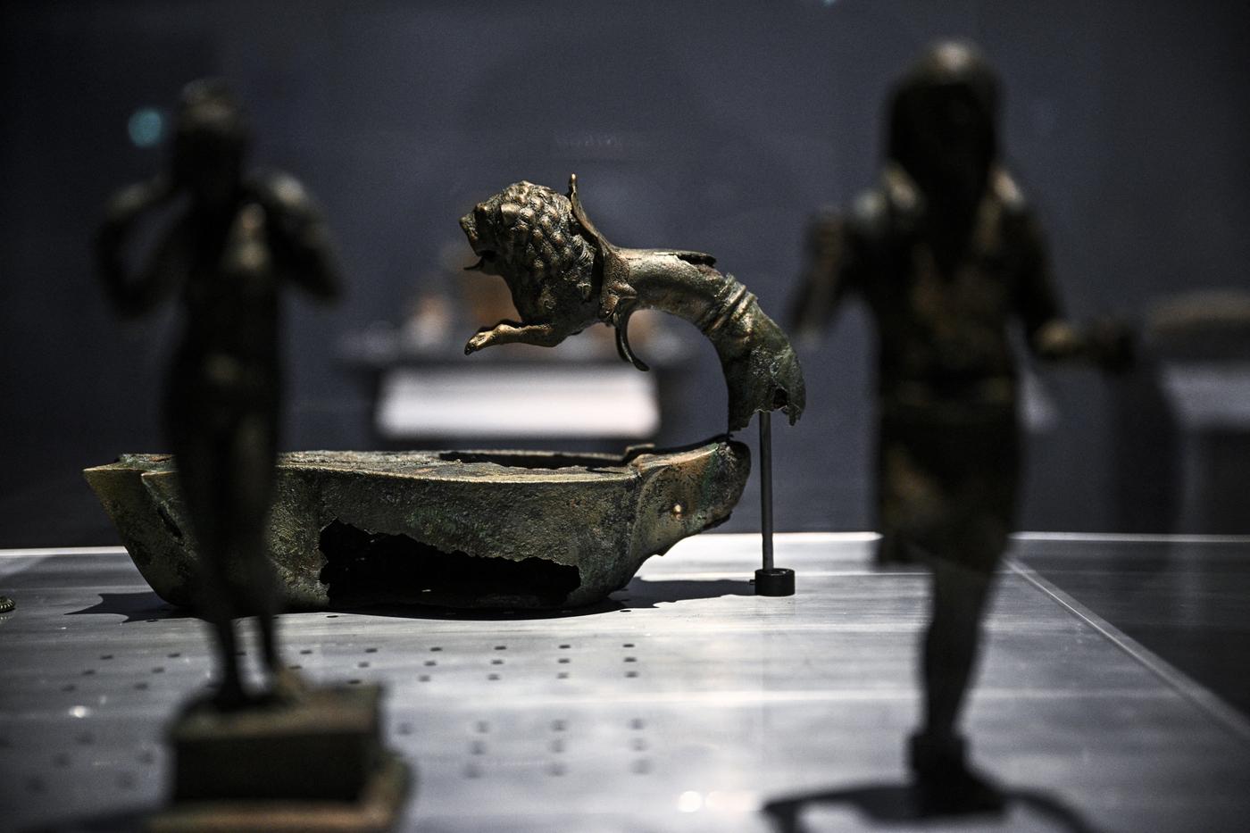 Des pièces archéologiques présentées à l’Institut du Monde Arabe lors de l’exposition « Trésors sauvés de Gaza - 5000 ans d'histoire » à Paris jusqu’au 2 novembre.
