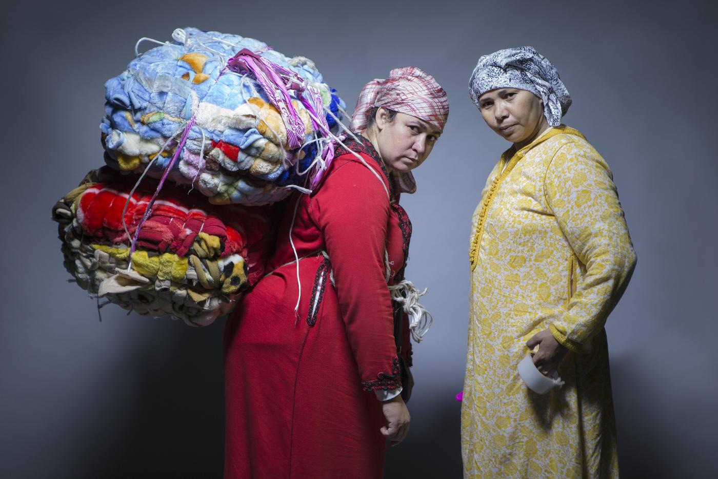 Randa Maroufi, Nabila & Keltoum, 2015. Œuvre qui sera présentée dans l’exposition « Aïta » à partir de juillet au FRAC Méca à Bordeaux.
