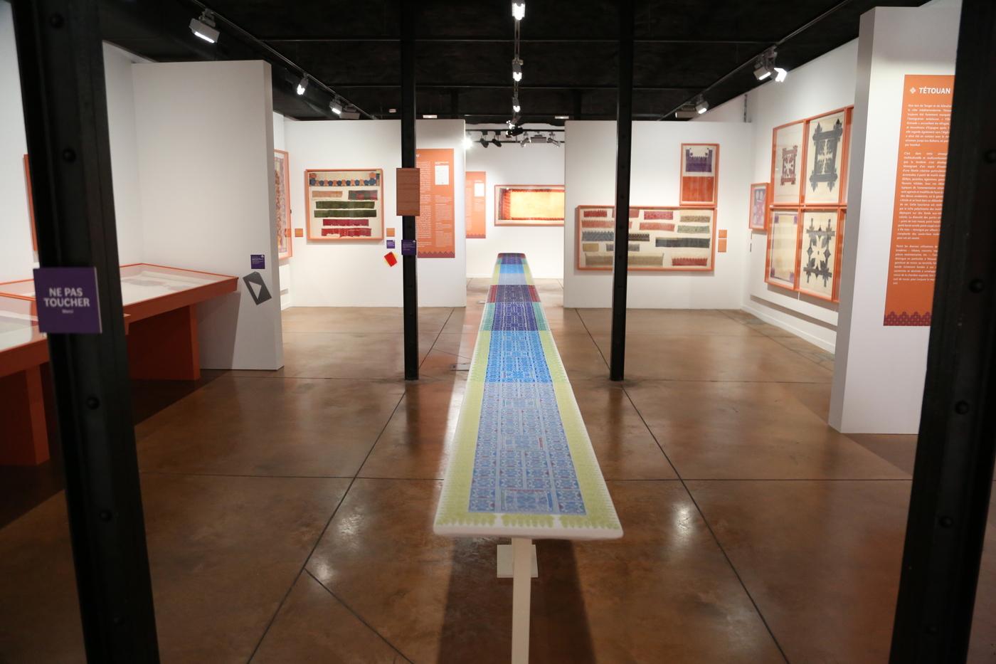 L’exposition « Tarz. Broder au Maroc, hier et aujourd’hui » à l’IMA-Tourcoing en 2023 avec les collections du musée d’Angoulême.