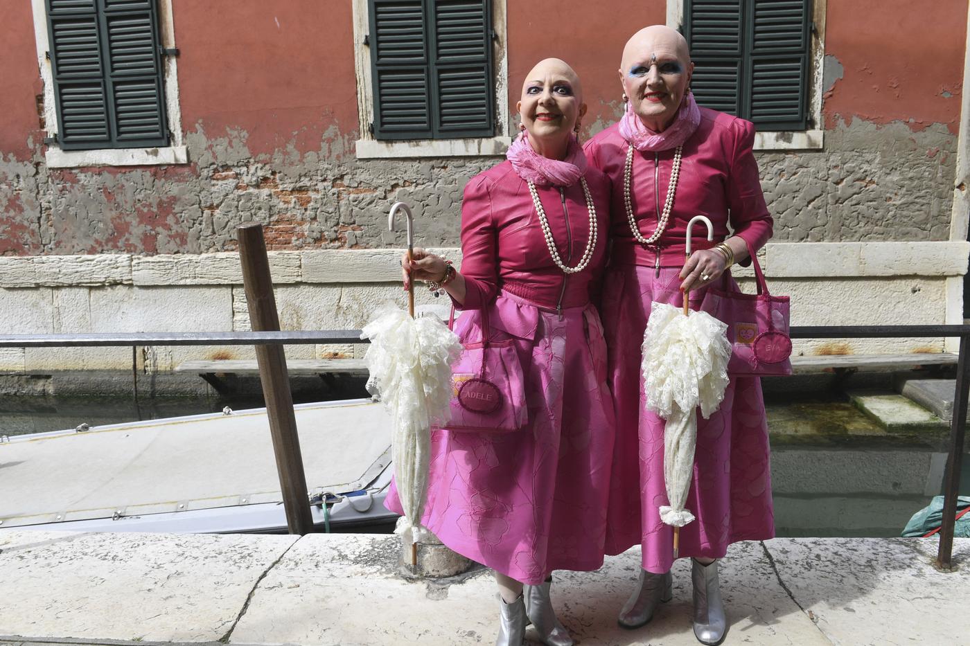 EVA, moitié du duo EVA & ADELE, s’est éteinte