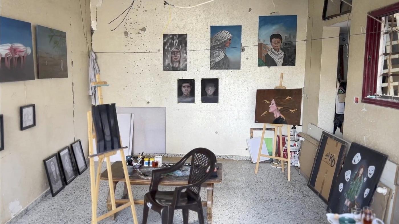 Image tirée du film d’Aya Jouha, Atelier in Gaza (Prisoner and Anas), 2025.