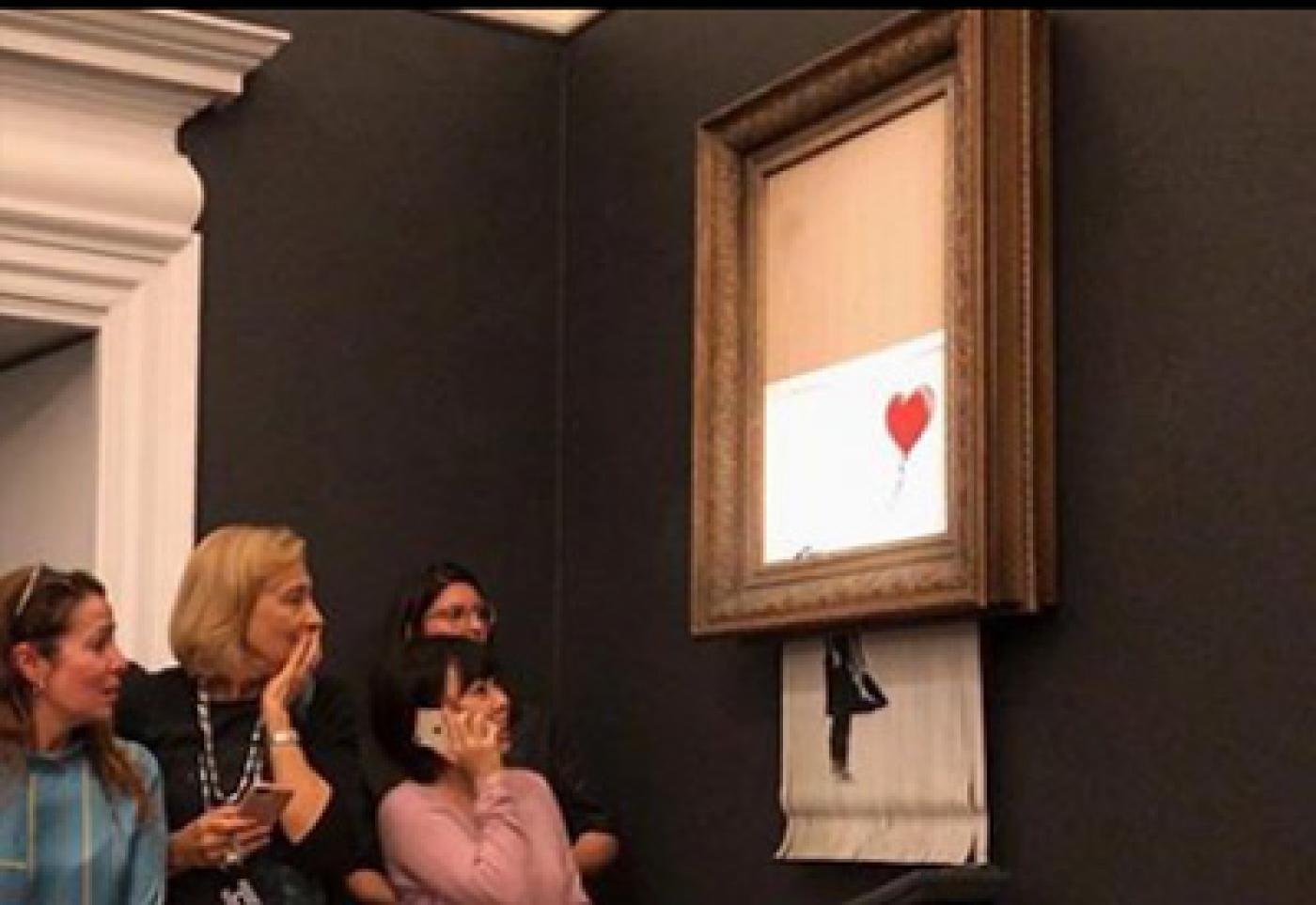 Banksy : après le marteau, les ciseaux