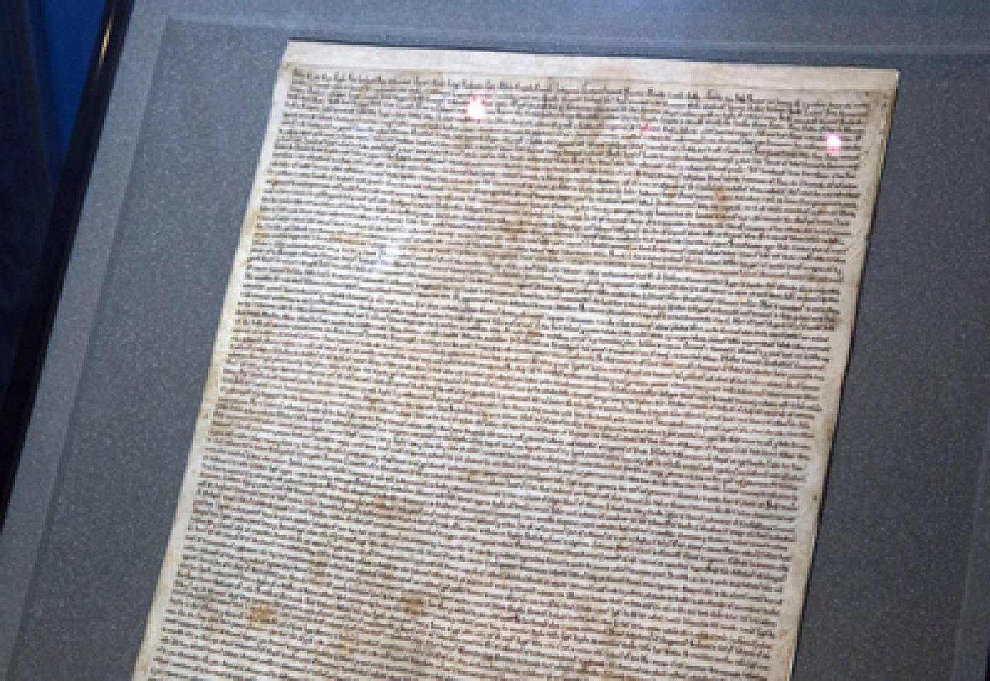 La Magna Carta attaquée au marteau