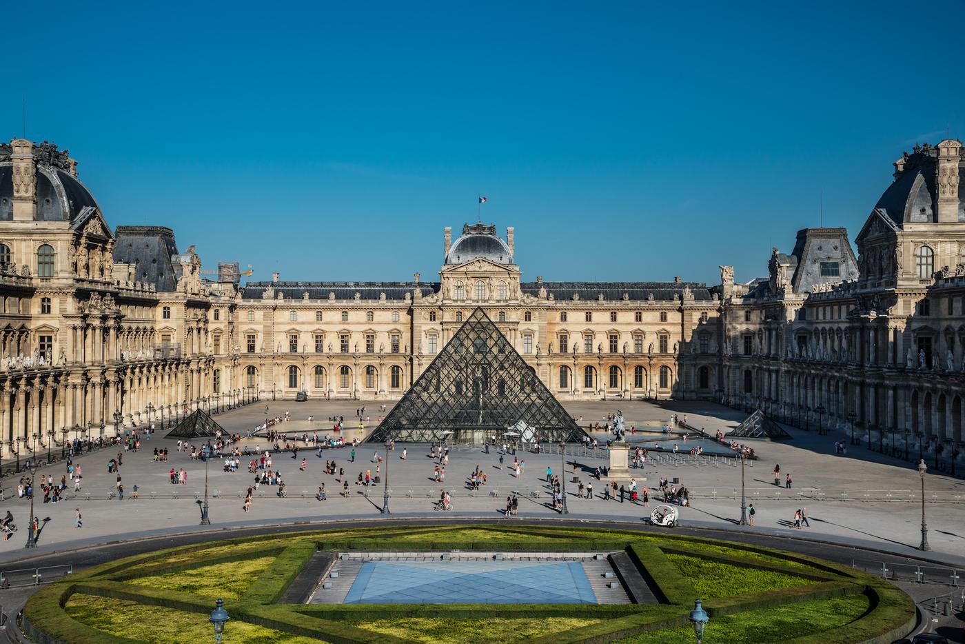 Le musée du Louvre.