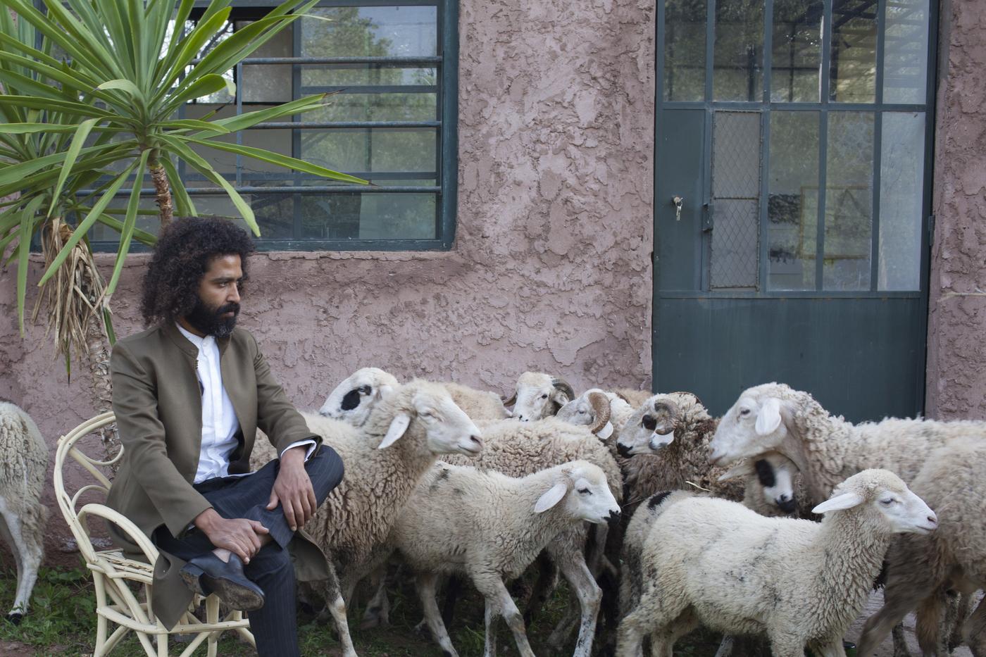 Amine El Gotaibi, "Perspective de séduction", installation d'oeuvre in-situ.