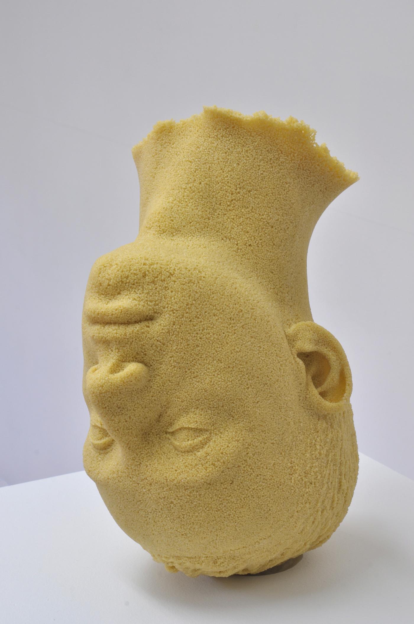 Mehdi-Georges Lahlou, "Head", 2013, couscous, epoxy, 30 x 21 x 24 cm. Édition de 3 +1 AP.