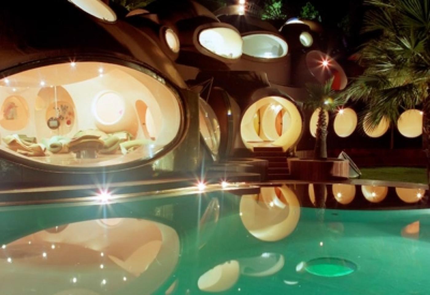 Le Palais Bulles de Pierre Cardin est à vendre