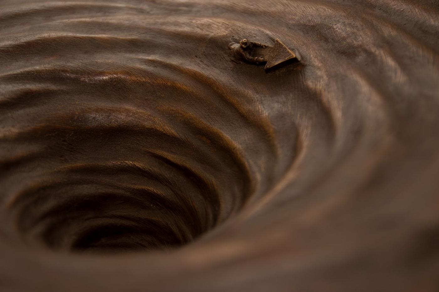 Marc Antoine Mathieu,  S.E.N.S - Le Vortex, 14 x 38 x 38 cm. Tirage de 8 exemplaires numérotés et signés.