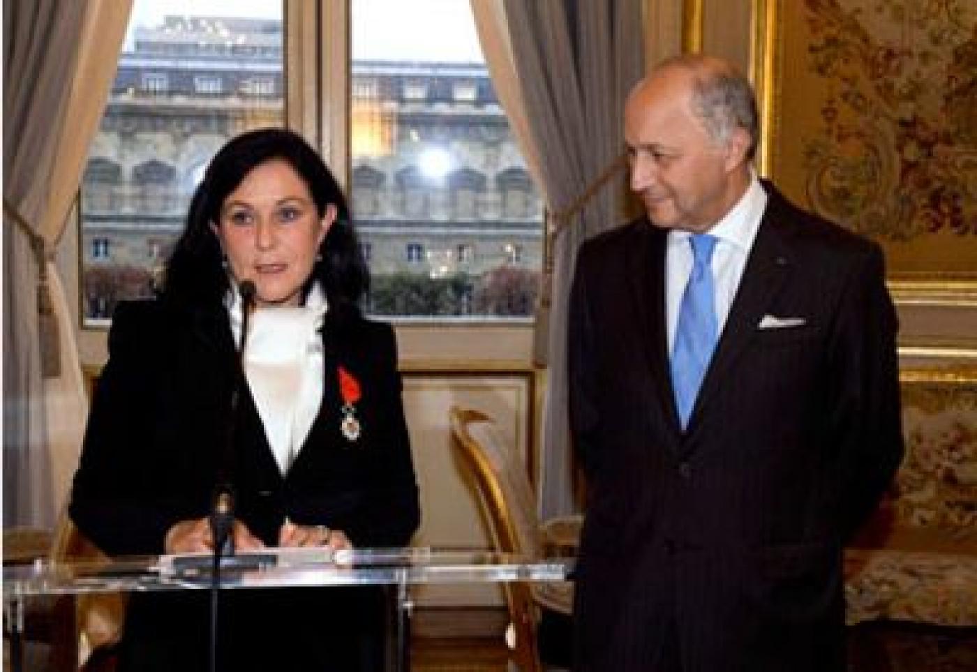 Remise des insignes de la Légion d’honneur à Jennifer Flay