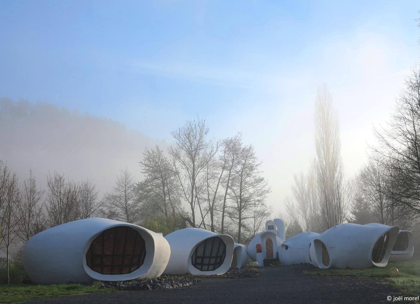 Les maisons-bulles d’Häusermann en vente aux enchères