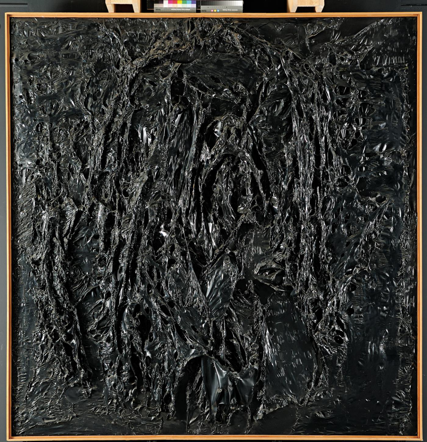 Alberto Burri, Grande Nero Plastica L.A., 1964, plastique.