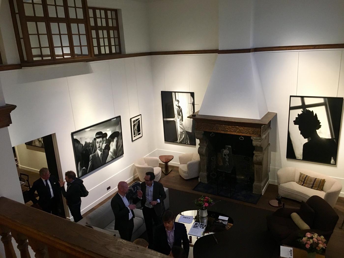 Vernissage de l'exposition, « GRAVITAS, Lee Alexander McQueen by Ann Ray », Galerie de la Béraudière, Bruxelles.