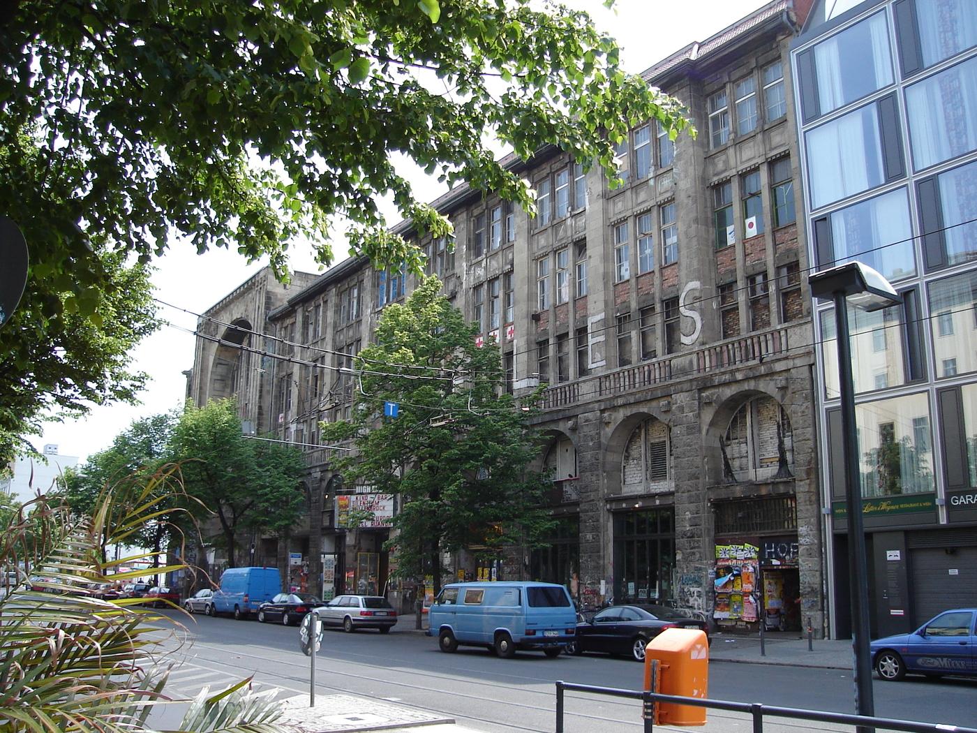 Vue extérieure du Kunsthaus Tacheles, Berlin.