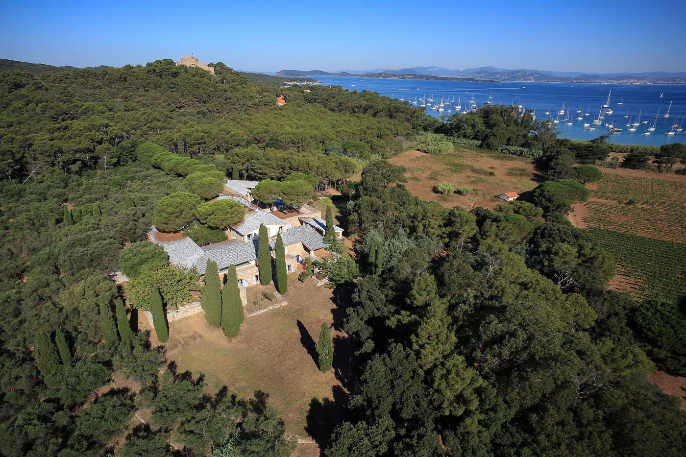 Fondation Carmignac : une île conquise