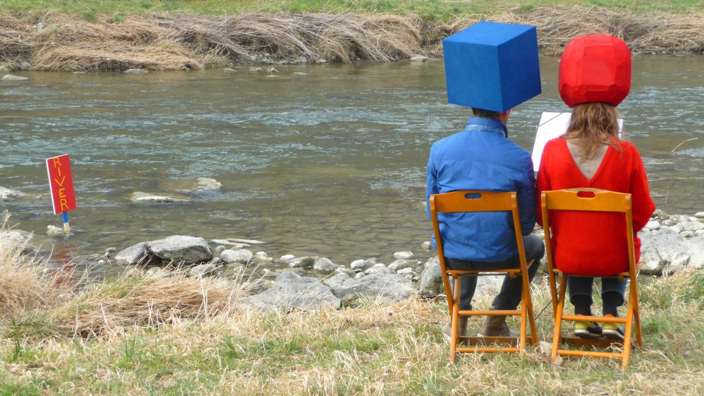 Charlotte Khouri et Fériel Boushaki, "Yellow River ou Featuring Fériel Boushaki #000", performance, 2013, Plattform 13, Zurich,