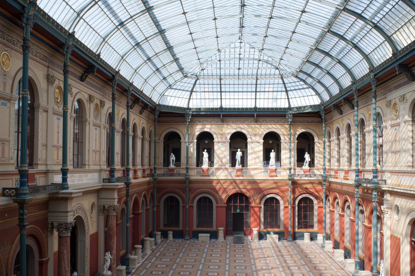 La Cours vitrée des Beaux-arts de Paris .