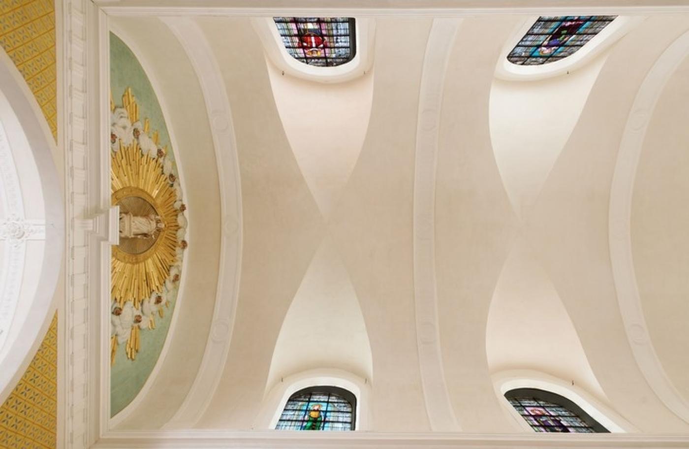 Coup de neuf sur la cathédrale Sainte-Croix-des-Arméniens