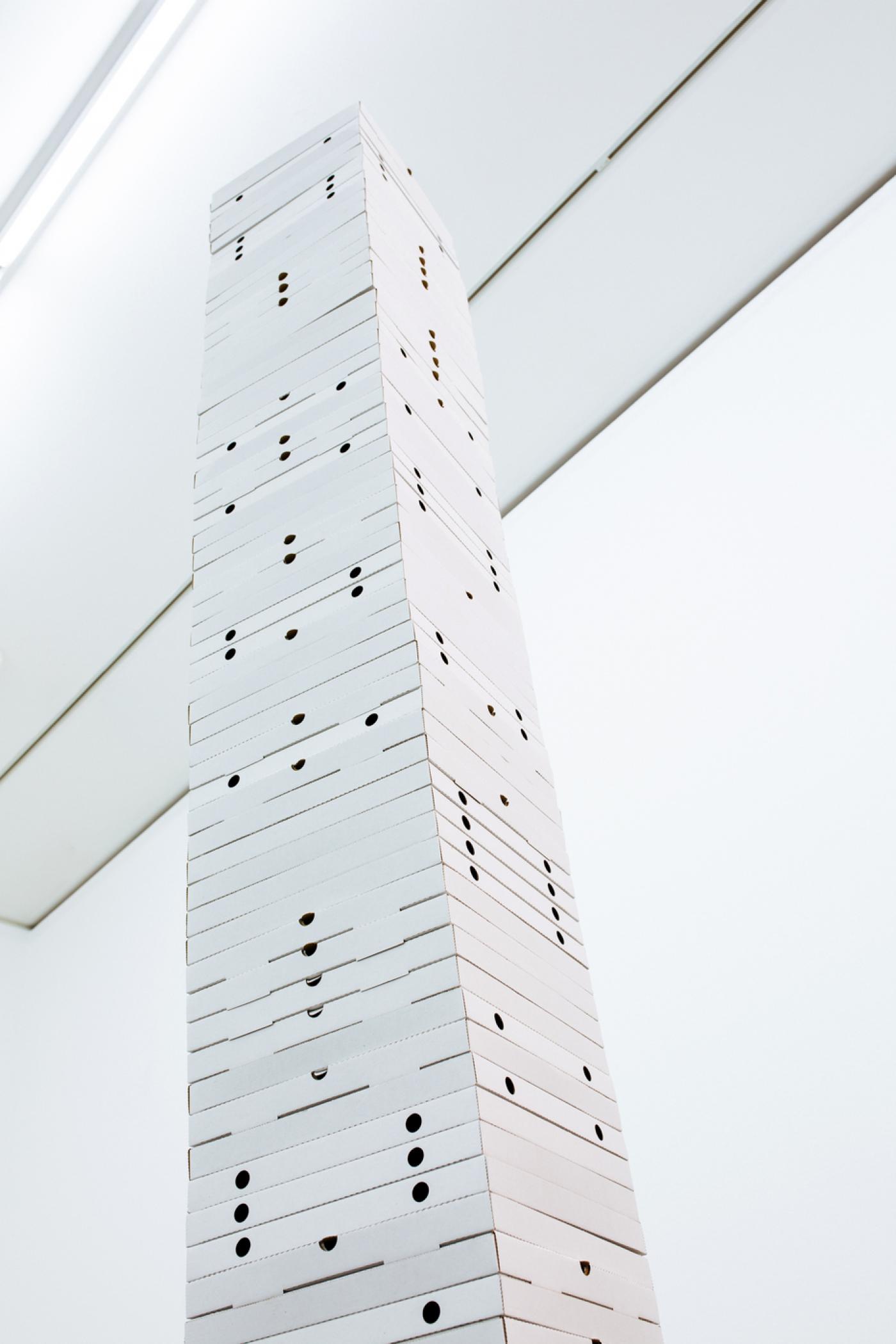 Daniel van Straalen, Studio Life, 2015. Vue de l'exposition « Pizza Is God », 16 février - 20 mai 2018, NRW-Forum Düsseldorf.