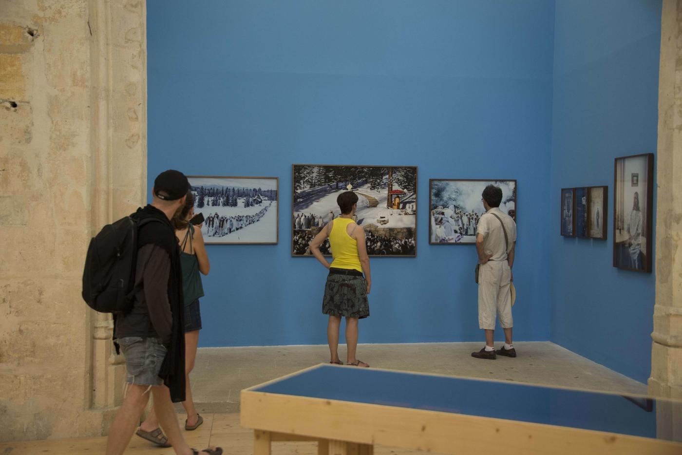 Vue d'installations aux Rencontres d'Arles, édition 2018.