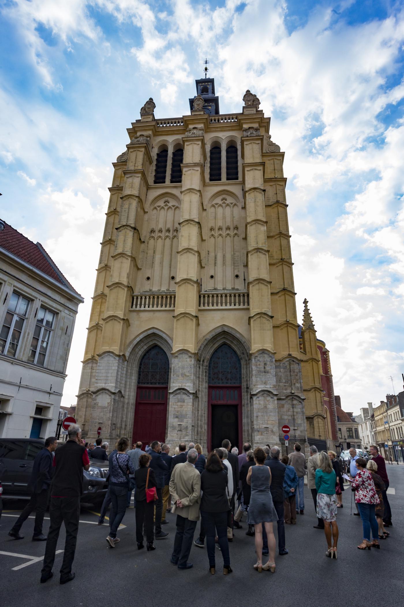 Inauguration de la collégiale Saint-Pierre de Douai .